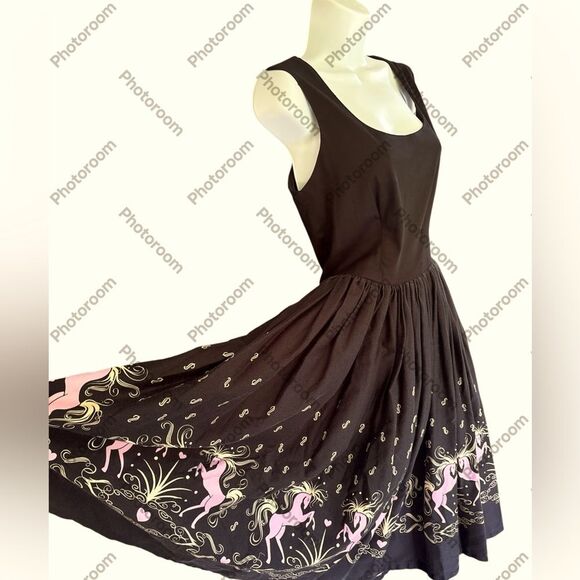 Micheline Pitt Pinup Couture - Aurora Dancing Horses Jenny Dress - Picture 8 of 10